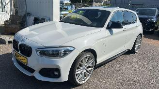 Schadeauto BMW 1-serie 120i  AUTOMAAT Centennial High Executive 2017/2