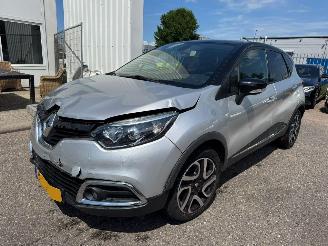 Vaurioauto  passenger cars Renault Captur 1.2 AUTOMAAT TCe Dynamique 2014/7