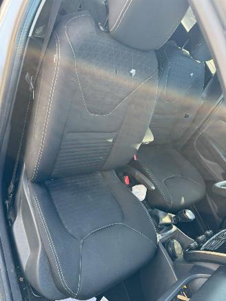 Renault Clio Estate 0.9 TCe Limited picture 16