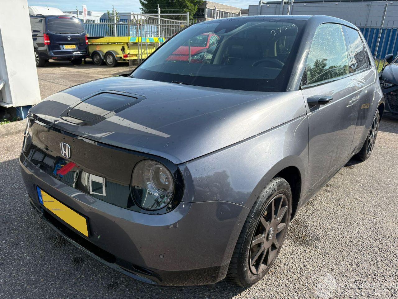 Honda e- 16\"