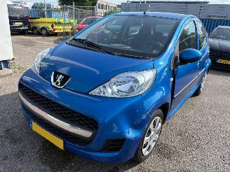 Damaged car Peugeot 107 1.0-12V XS 2011/6