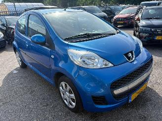 Peugeot 107 1.0-12V XS picture 6