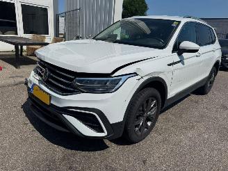 Schadeauto Volkswagen Tiguan Allspace 1.5 TSI Life Business 7p. 2023/6