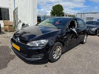 damaged passenger cars Volkswagen Golf 1.0 TSI Edition 2016/7