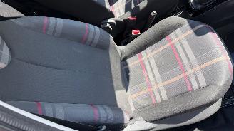 Peugeot 108 1.2 VTi Allure picture 15