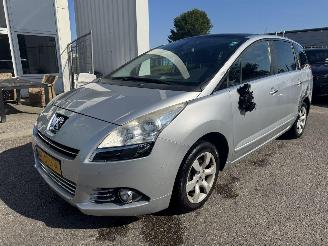 Voiture accidenté Peugeot 5008 1.6 VTI Blue Lease 7p 2011/11