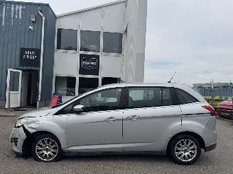 uszkodzony samochody osobowe Ford Grand C-Max 1.6 EcoBoost Titanium 7p. 2011/3
