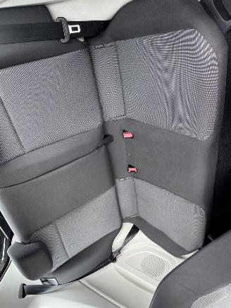 Volkswagen Up! 1.0 high up! picture 12