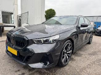damaged passenger cars BMW 5-serie Touring 530e xDrive 2026/3