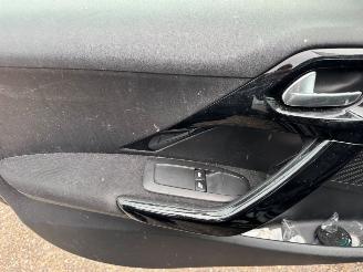 Peugeot 208 1.0 VTi Access picture 13