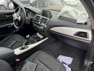 BMW 1-serie 118i Essential picture 13