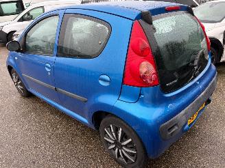 Peugeot 107 1.0-12V XS picture 2