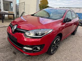 Vaurioauto  passenger cars Renault Mégane Estate 1.2 TCe Bose 2014/2