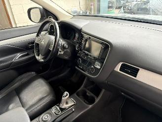 Mitsubishi Outlander 2.0 PHEV instyle picture 12