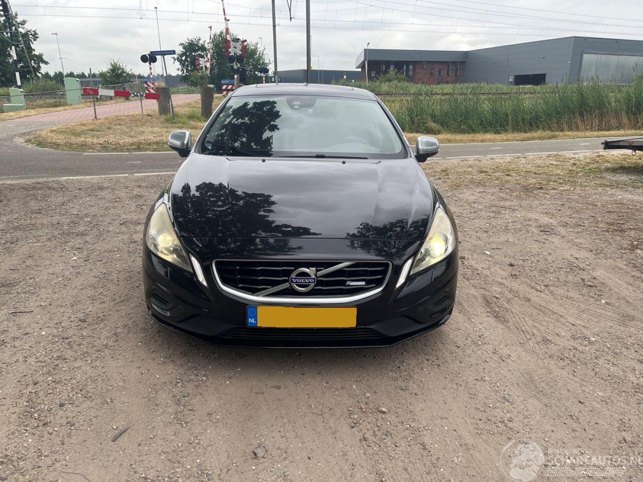 Volvo V-60 1.6 T4
