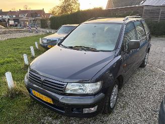 Voiture accidenté Mitsubishi Space-wagon 2.4 AUTOMAAT 7 PERSOONS AIRCO 2000/4