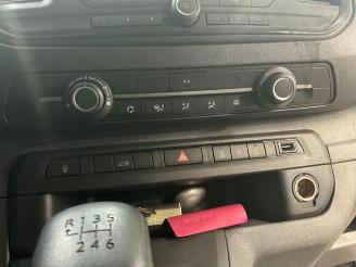 Peugeot Expert Expert (V1/VA/VB/VE/VF/VT/VY), Van, 2016 1.5 BlueHDi 100 picture 20