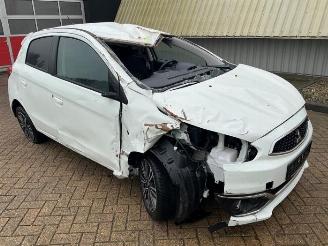 Vrakbiler auto Mitsubishi Space-star Space Star (A0), Hatchback, 2012 1.2 12V 2017