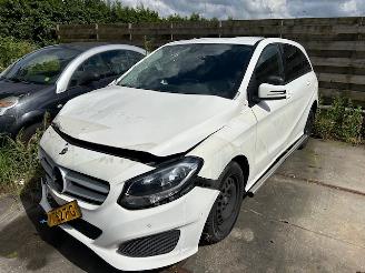skadebil auto Mercedes B-klasse 220 D AMBITION 2019/4