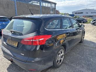 krockskadad bil auto Ford Focus 1.0 TITANIUM EDITION 2015/11