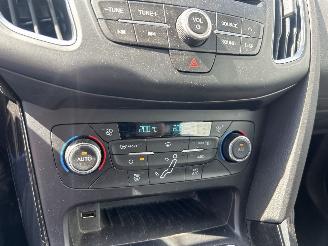 Ford Focus 1.0 TITANIUM EDITION picture 7
