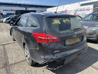 Ford Focus 1.0 TITANIUM EDITION picture 4
