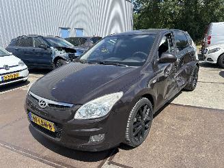 Hyundai I-30 1.6 I DYNAMIC LUXE picture 3