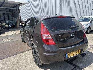 Hyundai I-30 1.6 I DYNAMIC LUXE picture 4