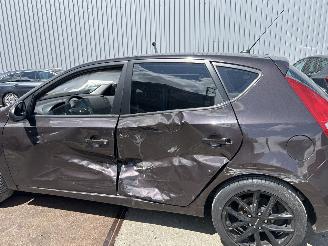 Hyundai I-30 1.6 I DYNAMIC LUXE picture 5
