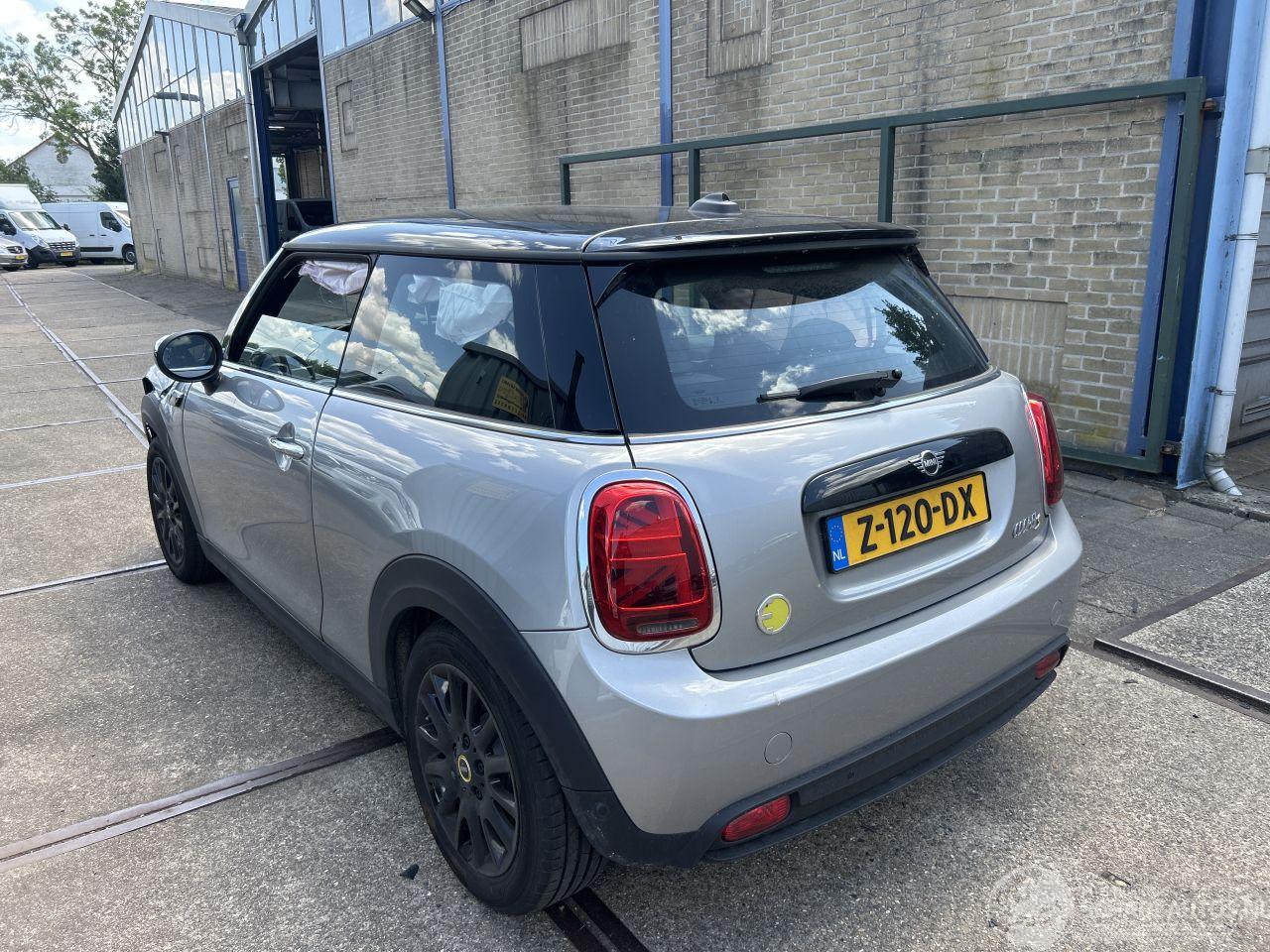 Mini Electric CAMDEN EDITION 33KWh