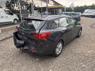 Kia Cee d 1.6 GDI  First Edition picture 3