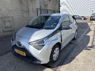 uszkodzony samochody osobowe Toyota Aygo 1.0 VVT-I X-FUN 2021/8