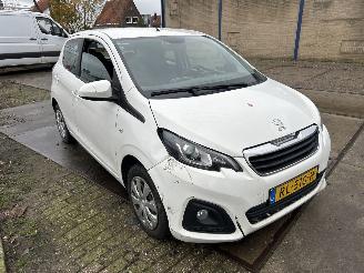 Peugeot 108 1.0 e-VTI BLEU LION picture 2