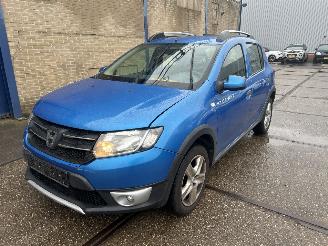 krockskadad bil auto Dacia Sandero 0.9 TCE STEPWAY AMBIANCE 2015/3
