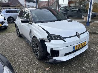 Renault 5 COMFORT RANGE ICONIC CINQ 52KWH picture 2