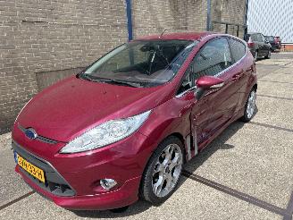Ford Fiesta 1.6 GHIA picture 3