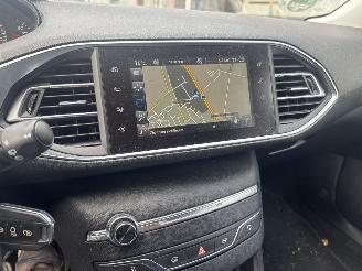 Peugeot 308 1.2 e  THP SW picture 7