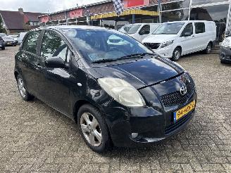 Coche accidentado Toyota Yaris 1.3 VVTI TERRA 2007/9