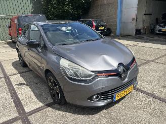 Voiture accidenté Renault Clio 0.9 TCE EXPRESSION 2013/2