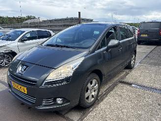 Damaged car Peugeot 5008 1.6 THP FAMILY 7 PERSOONS 2011/6