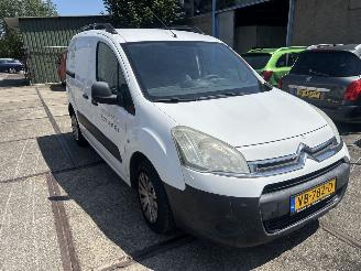 krockskadad bil bedrijf Citroën Berlingo 1.6 HDI 500 CLUB ECONOMY 2013/2