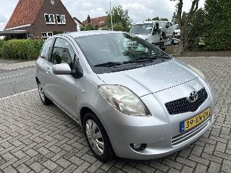 Toyota Yaris 1.3 VVTI SOL picture 3
