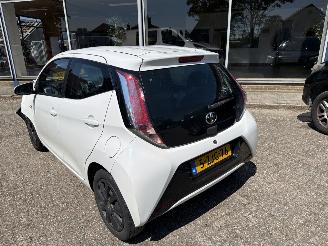 Coche accidentado Toyota Aygo 1.0  VVT-I x play 2015/2