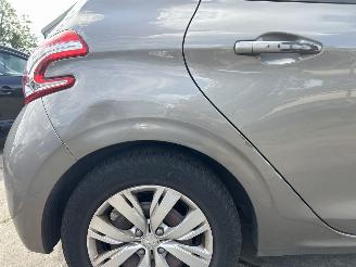 Peugeot 208 1.2  VTI ACTIVE picture 6