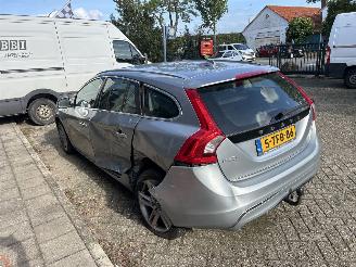 Volvo V-60 2.4 D6 AWD PLUG IN HYBRID SUMMUM picture 4