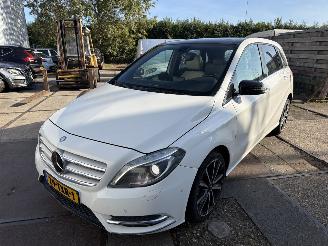uszkodzony samochody osobowe Mercedes B-klasse 180 Ambition 2012/4