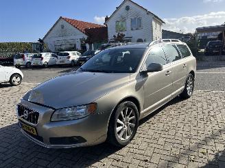 Damaged car Volvo V-70 2.0 D3 SUMMUM 2011/11
