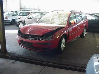 Voiture accidenté Ford Mondeo 1.8 81kw wagon 2004/8