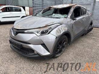 Toyota C-HR C-HR (X1,X5), SUV, 2016 1.8 16V Hybrid picture 1