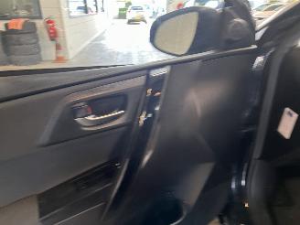 Toyota Auris 1.8 Hybrid NAP! picture 21